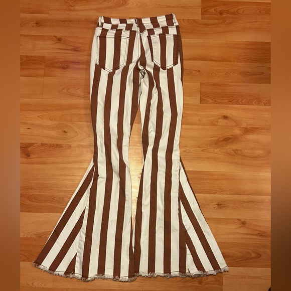 Saints and Hearts Rust and White Stripe Flare Leg Distressed Hem Jeans Sz Small - Picture 2 of 4